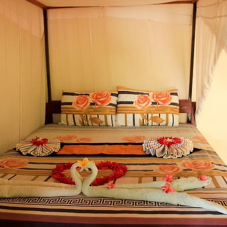 Panorama Backpackers Hotel Бунакен Екстериор снимка