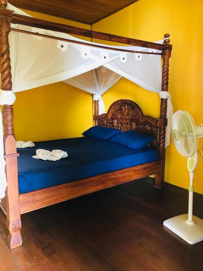 Panorama Backpackers Hotel Бунакен Екстериор снимка