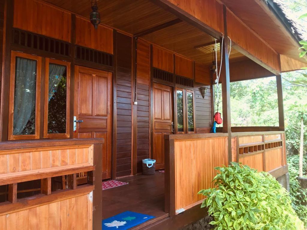 Panorama Backpackers Hotel Бунакен Екстериор снимка