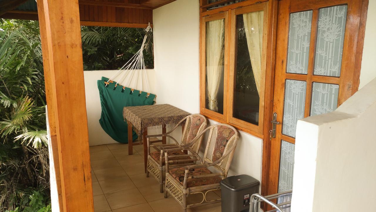 Panorama Backpackers Hotel Бунакен Екстериор снимка
