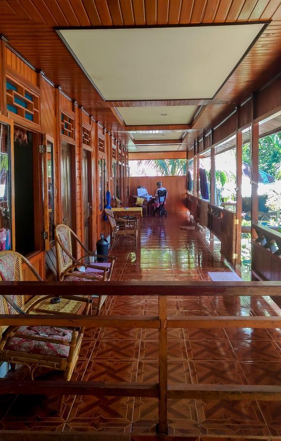 Panorama Backpackers Hotel Бунакен Екстериор снимка