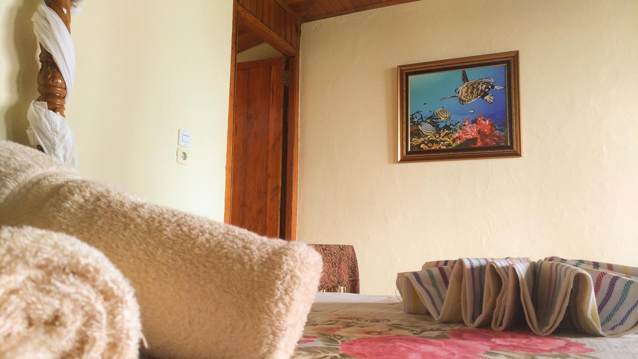 Panorama Backpackers Hotel Бунакен Екстериор снимка