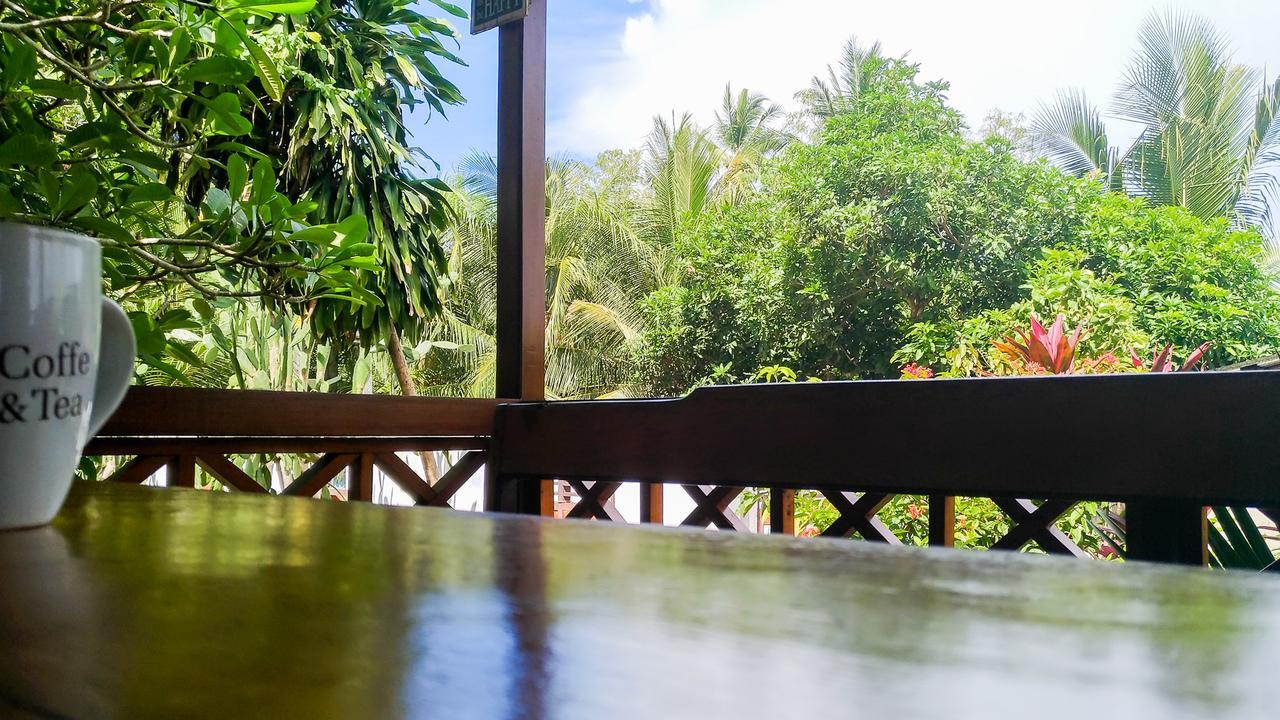 Panorama Backpackers Hotel Бунакен Екстериор снимка