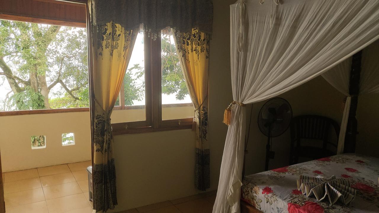 Panorama Backpackers Hotel Бунакен Екстериор снимка