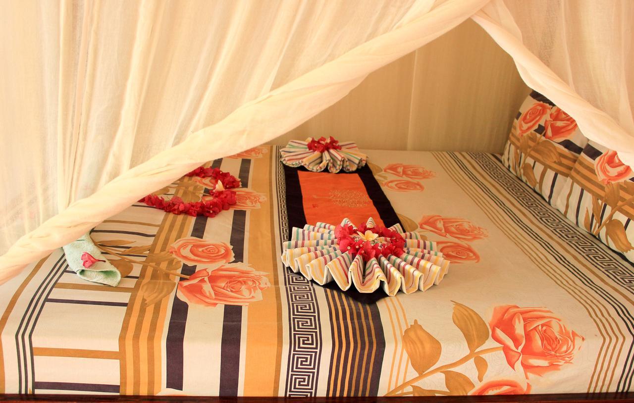 Panorama Backpackers Hotel Бунакен Екстериор снимка